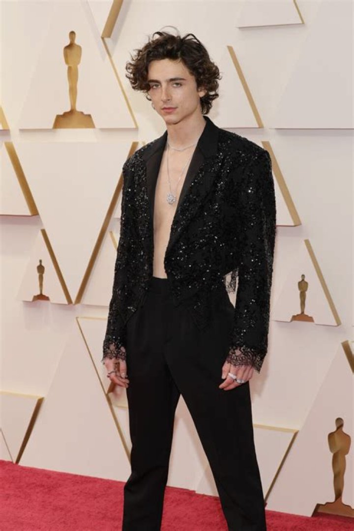 Timothee Chalamet Goes Shirtless for 2022 Oscars Red Carpet: Photos of His Daring Look