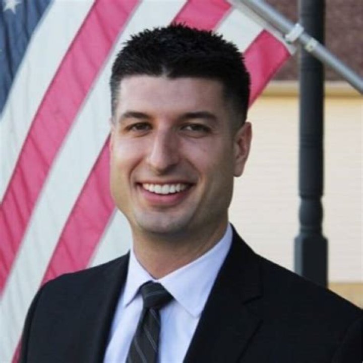 Tom Barrett (Politician) - Age, Birthday, Bio, Facts, Family, Net Worth, Height & More