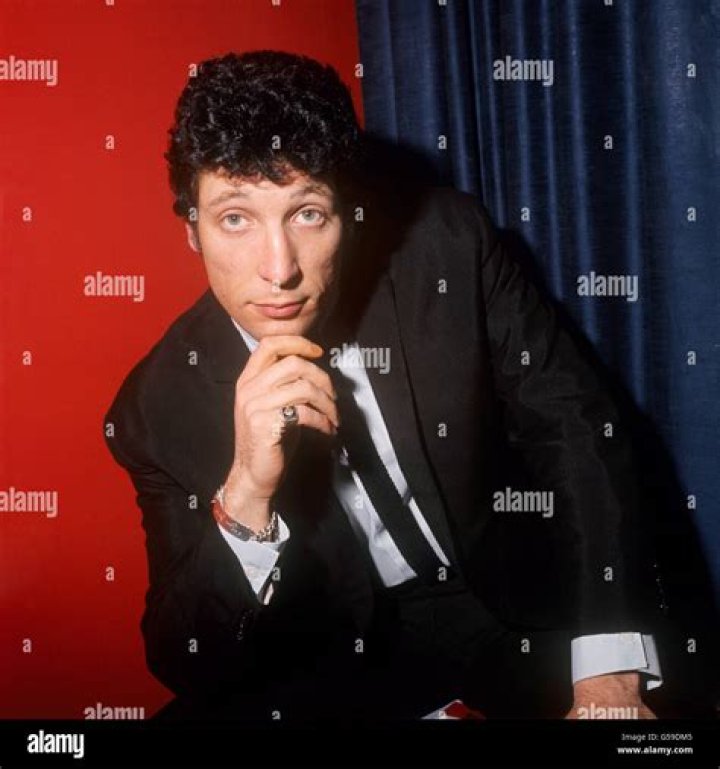 Tom Jones (Pop Singer) - Age, Birthday, Bio, Facts, Family, Net Worth, Height & More