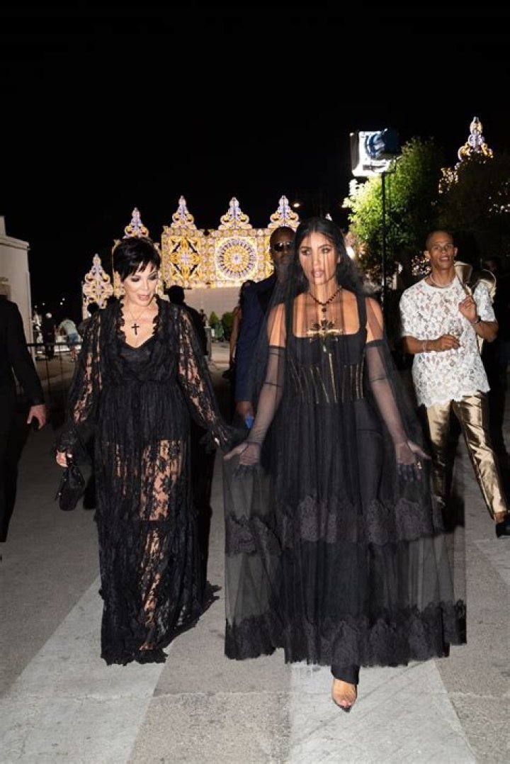 Tristan Thompson ‘Twinz’ With True as Khloe Kardashian Heads to Italy for Kourtney’s Wedding