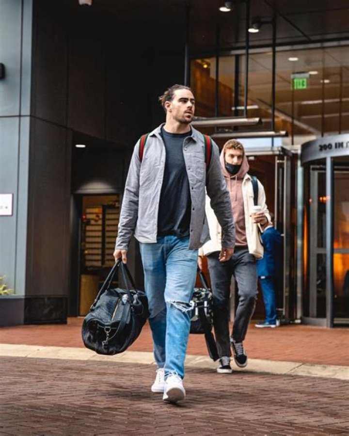 Tyler Higbee age, height, ethnicity, family, college, 40 time, draft, trade, net worth, Instagram