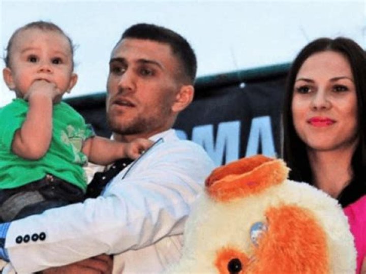 Vasyl Lomachenko Bio, Age, Height, Wife, Total fights, Fighting career, and Net Worth.
