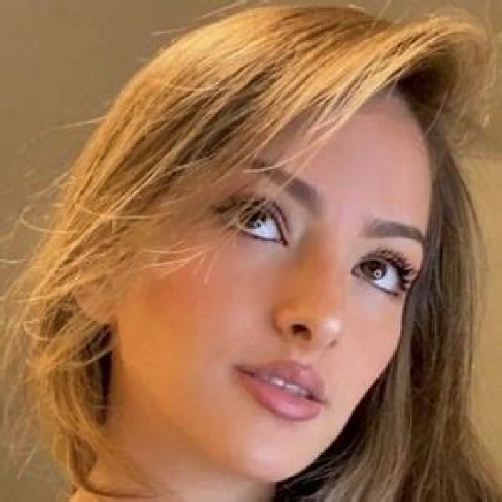 Victoria Pfeifer (TikTok Star) - Age, Birthday, Bio, Facts, Family, Net Worth, Height & More