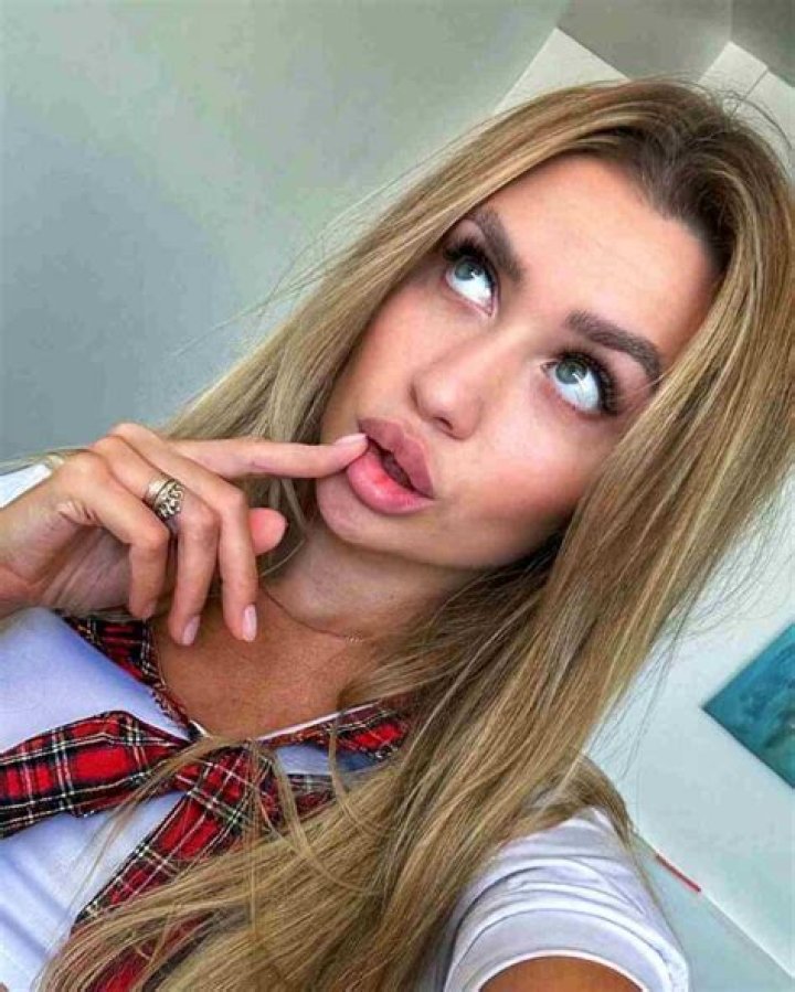 
Virgínia Peporini Height, Weight, Net Worth, Age, Birthday, Wikipedia, Who, Nationality, Biography 