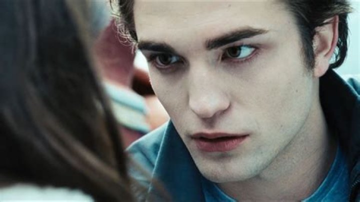 Was Edward Cullen a virgin before marrying Bella?