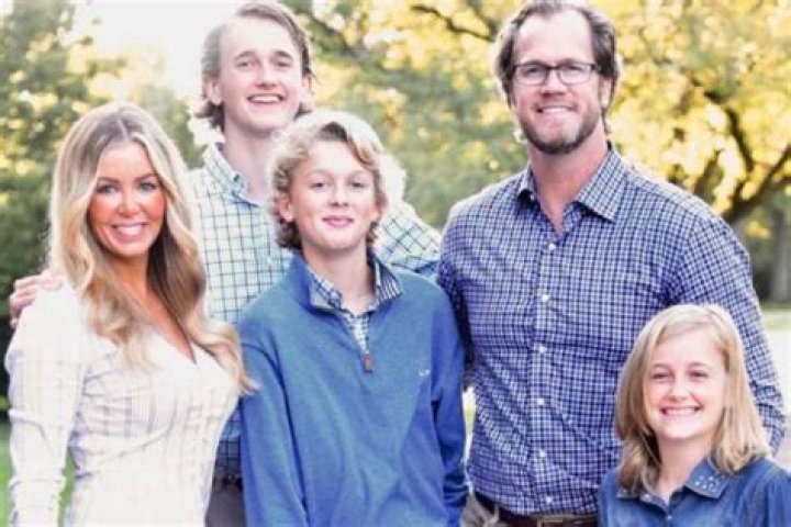 What Is Lauren Pronger Maiden Name? Chris Pronger Wife and Children In The Family