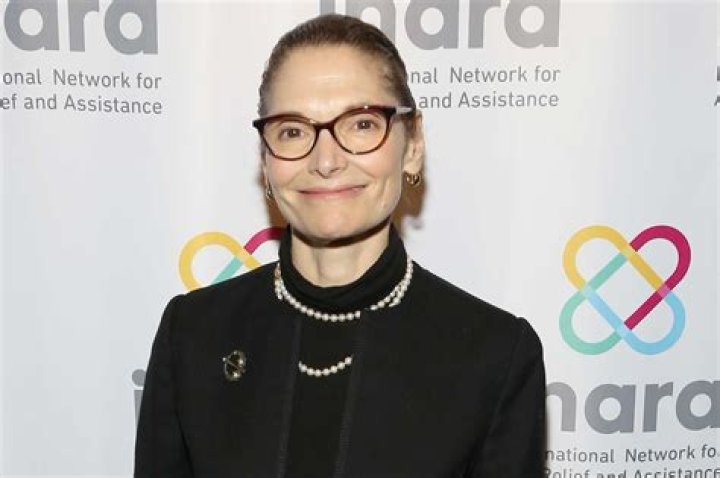 Where Is Mary Elizabeth Mastrantonio Now? Everything About The Actress From ‘Scarface’