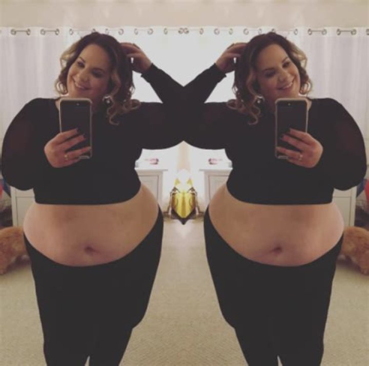 Whitney Thore Dances, Twerks in a Crop Top on Instagram!
