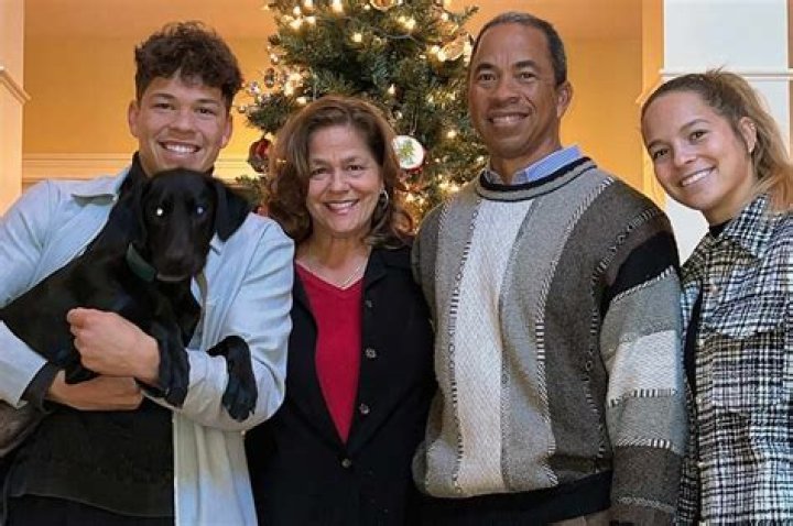 
Who are Bryan Ruizs Parents? Bryan Ruiz Biography, Parents Name, Nationality and More 