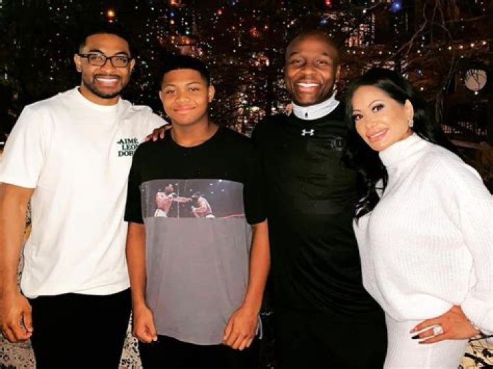 
Who Are Kiyaunta Goodwin Parents? Everything To Know About The Kentucky OT 