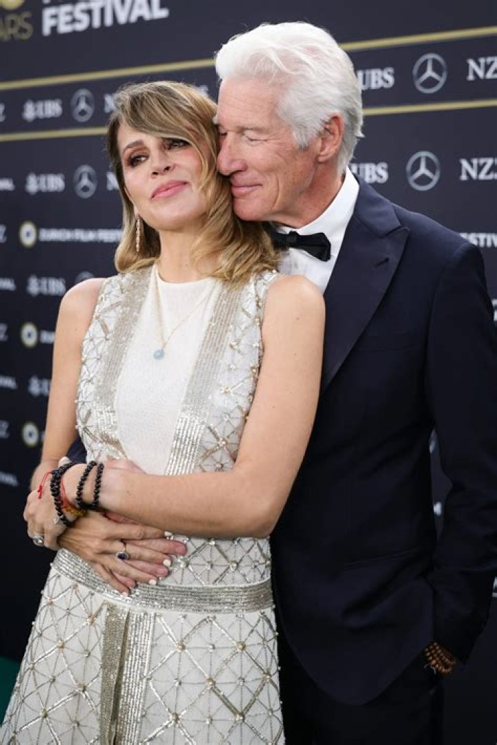 Who is Alejandra Mercedes? Wiki, Biography & Facts About Yermin Mercedes's Wife