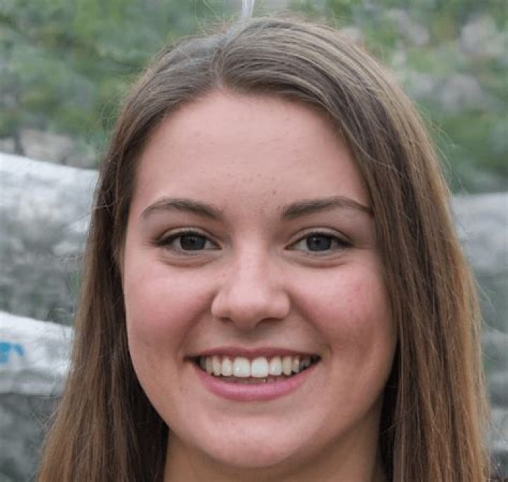 Who is Becki Newton? Find Net Worth, Quote, Awards, Fact, Wiki