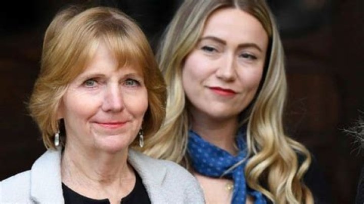 Who is Elaine Bredehoft? Amber Heard's Lawyer Wiki, Bio, Fees, Husband, Age, Education, Net Worth & More