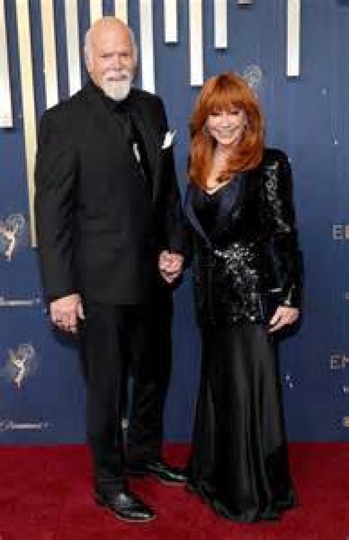 Who is Reba McEntire engaged to? – Celebrity.fm – #1 Official Stars, Business & People Network, Wiki, Success story, Biography & Quotes