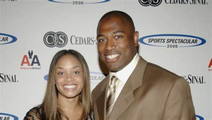 Who is Shaun Alexander? See Net-worth, Quote, Awards, Fact, Wiki
