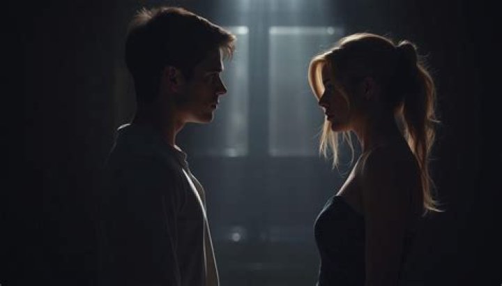 Why did Chase Stokes and Madelyn Cline break up?