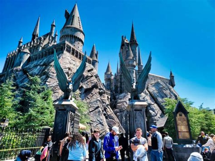 Will I fit on Harry Potter Forbidden Journey Hollywood?