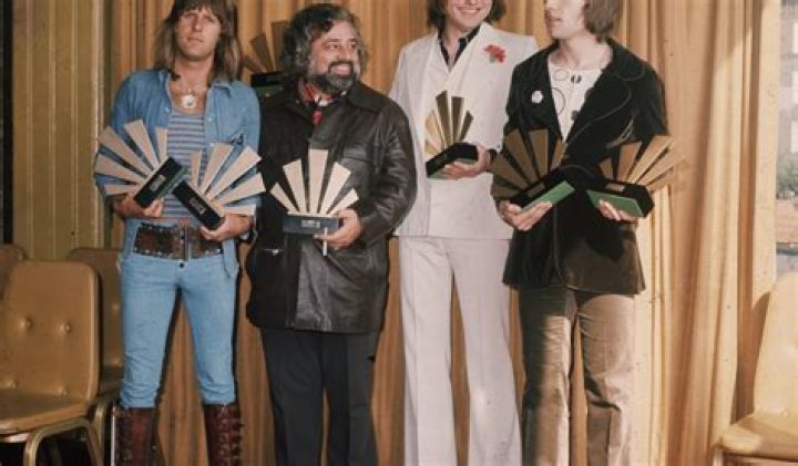 Wolfman Jack (DJ) - Age, Birthday, Bio, Facts, Family, Net Worth, Height & More