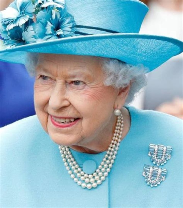 You Think *You’re* Busy? Queen Elizabeth’s Daily Routine Is Royally Exhausting