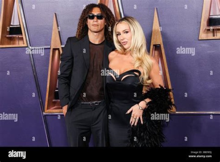 YouTuber Tana Mongeau Shows Off Her ~Assets~ During Another Shoot Day in Quarantine